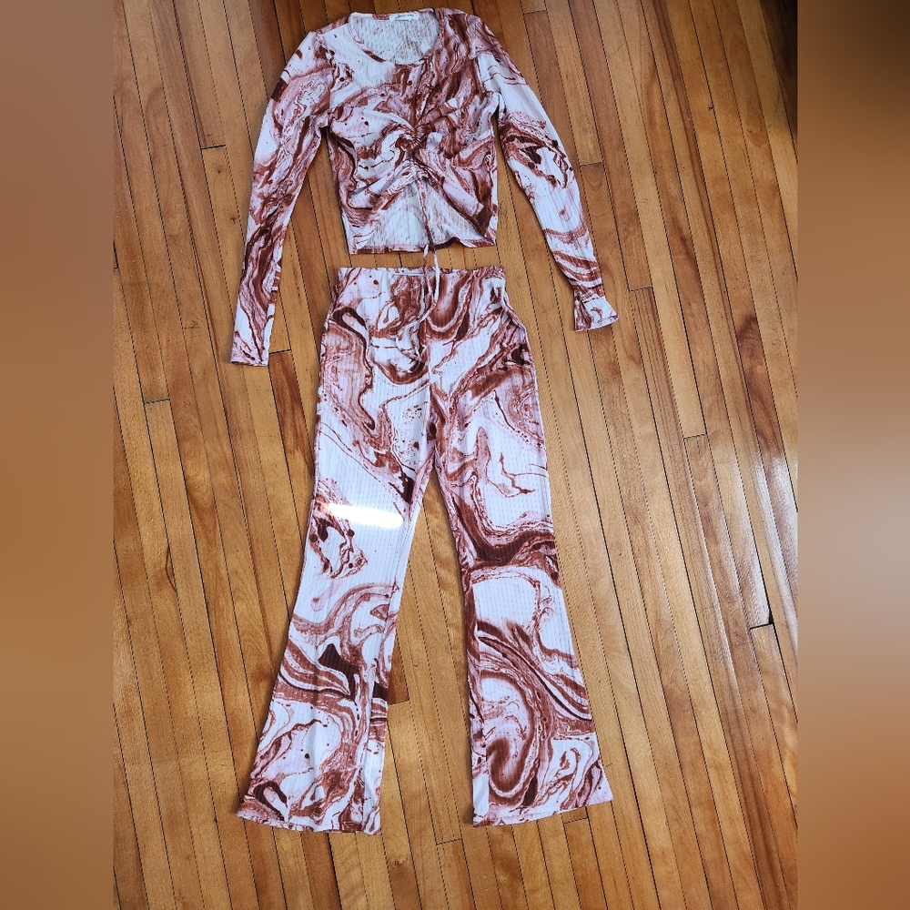Matching Set Crop Top And Flare Pants
